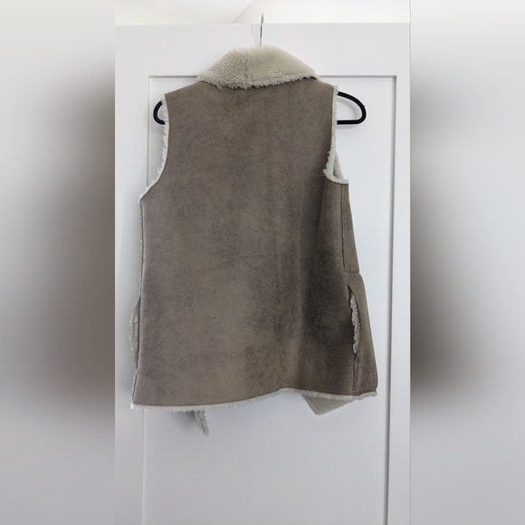 Velvet by Graham & Spencer faux suede vest. Size small. - Picture 3 of 6